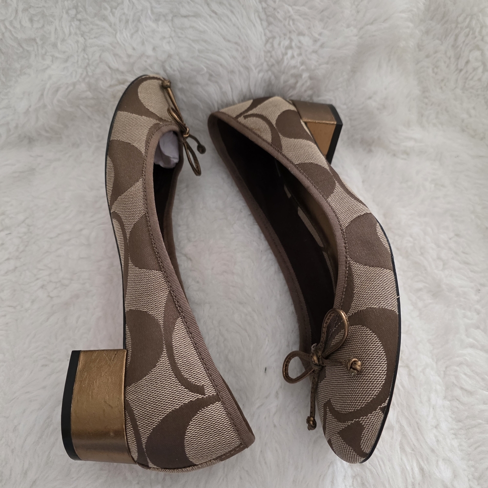 Coach Tan and Brown Women's Flats with Bow - Picture 3 of 7